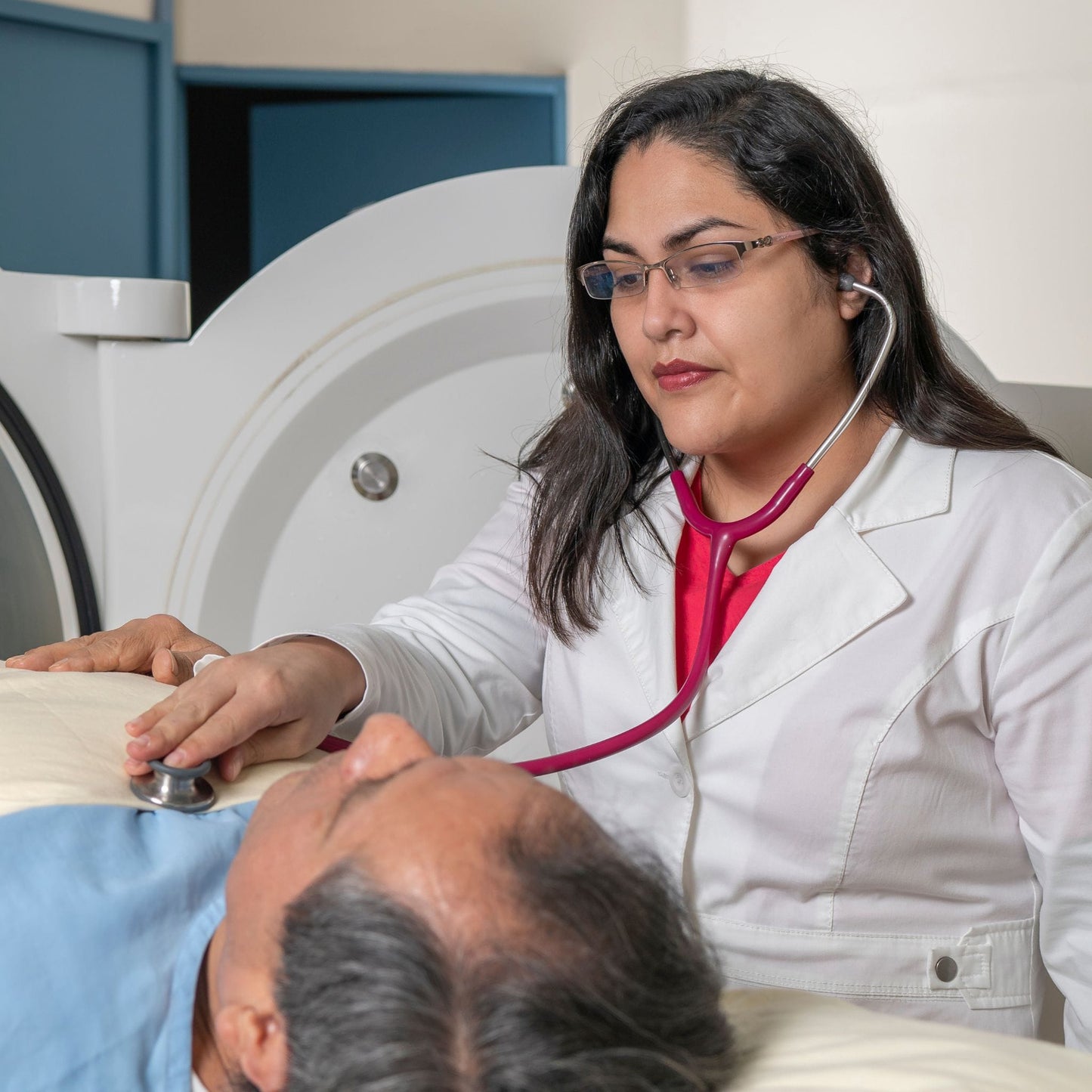 Clinical training and safe operation of a 2.0 to 3.0 ATA hard hyperbaric oxygen chamber