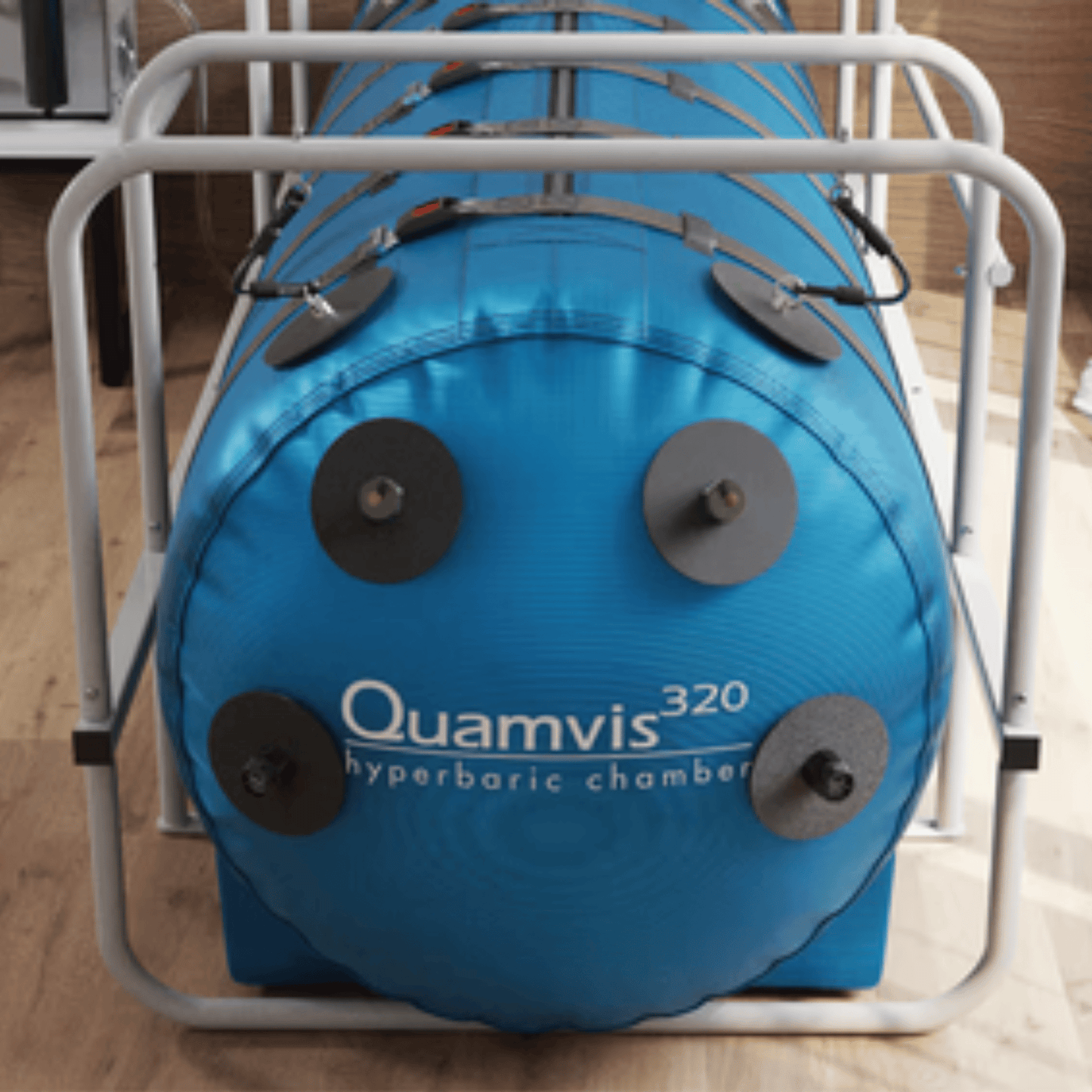 External steel frame of the QUAMVIS 320 designed to assist with patient stabilization during entry